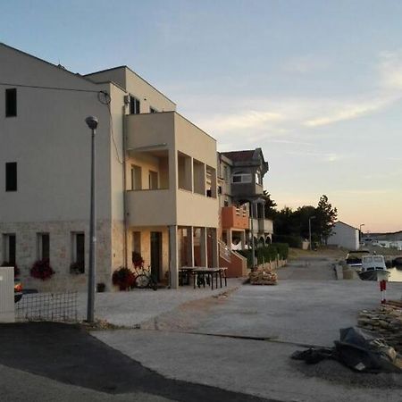 Apartments By The Sea Simuni, Pag - 18386 Kolan Exterior photo