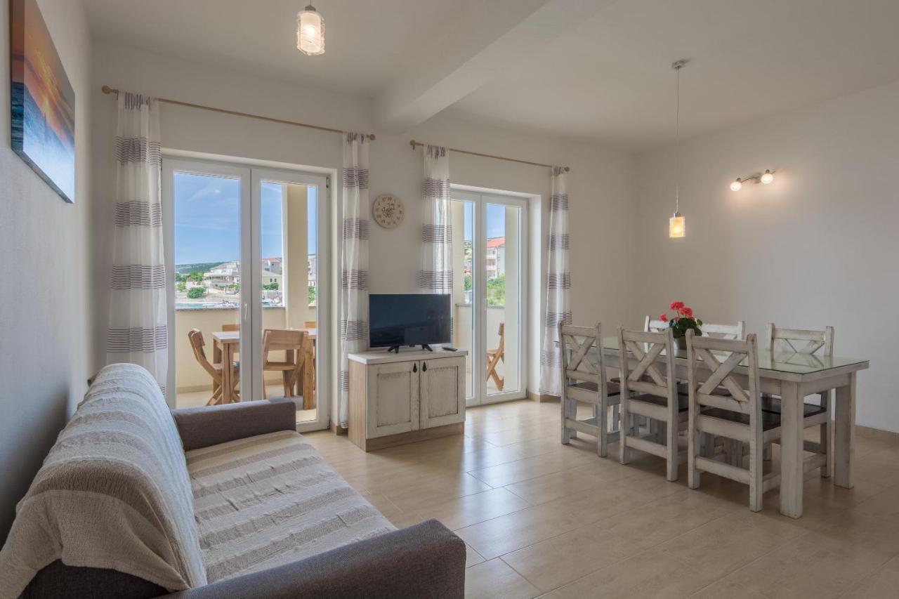 Apartments By The Sea Simuni, Pag - 18386 Kolan Exterior photo