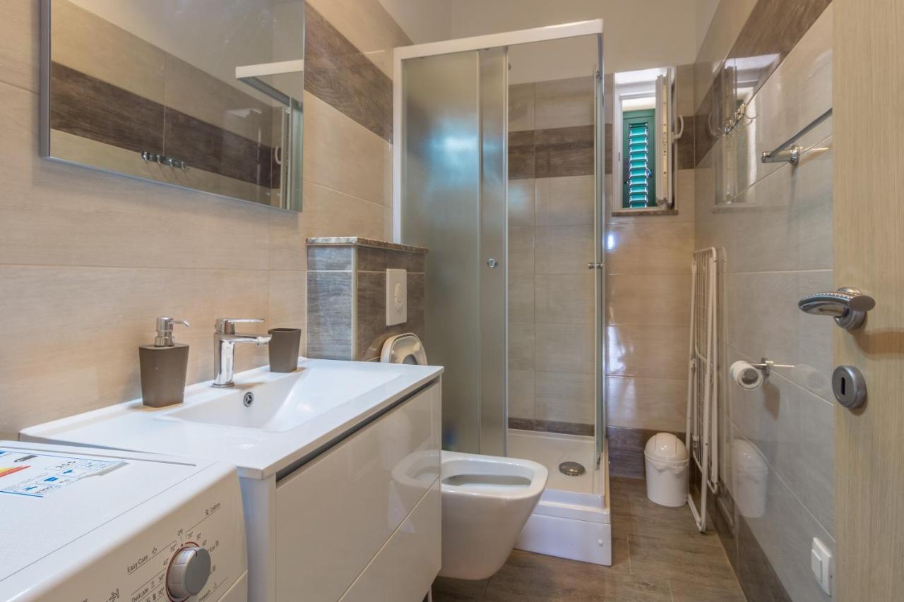 Apartments By The Sea Simuni, Pag - 18386 Kolan Exterior photo