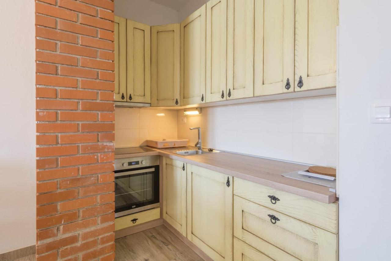 Apartments By The Sea Simuni, Pag - 18386 Kolan Exterior photo