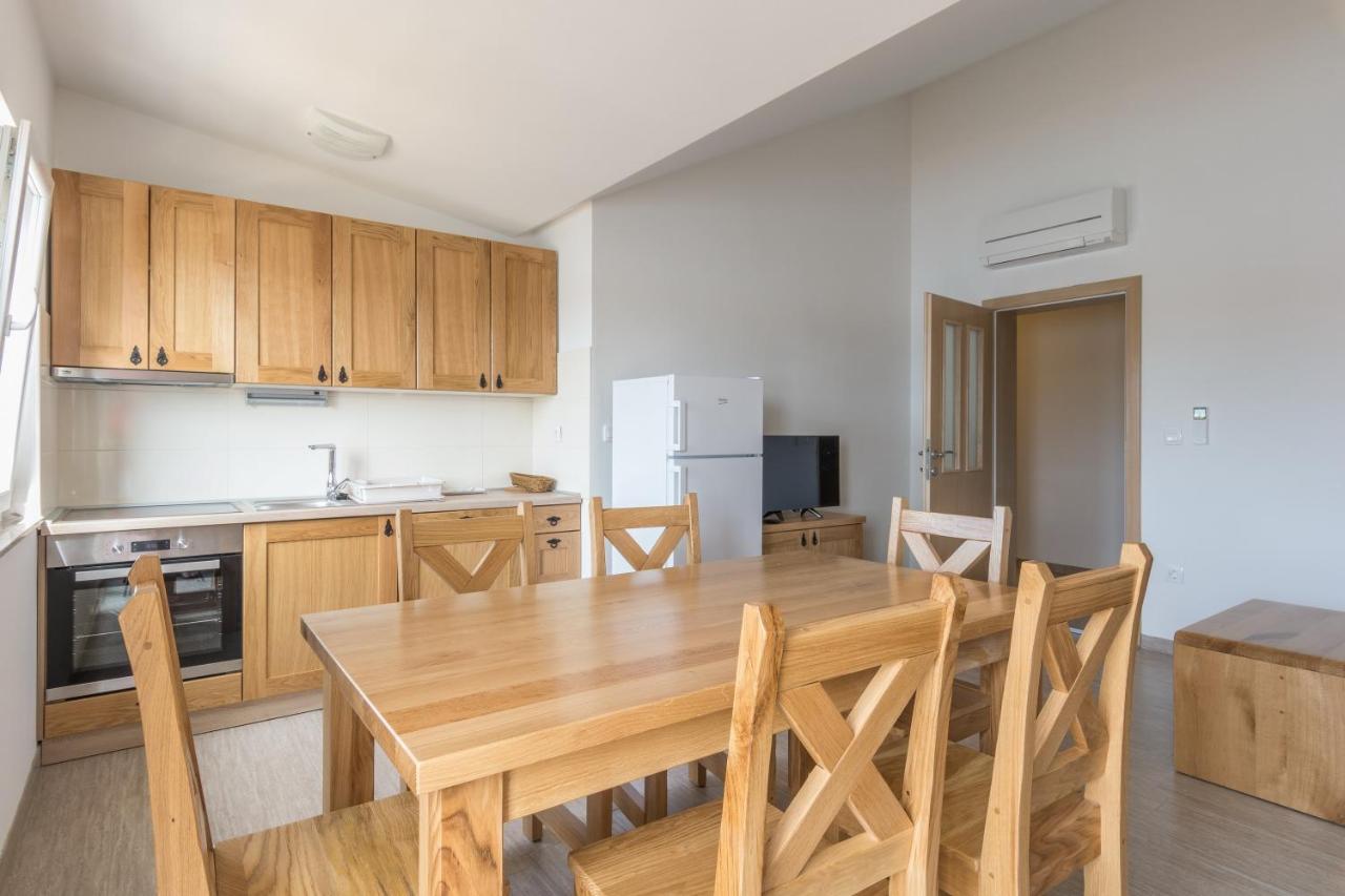 Apartments By The Sea Simuni, Pag - 18386 Kolan Exterior photo