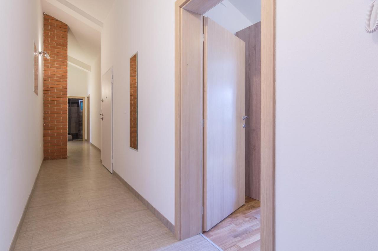 Apartments By The Sea Simuni, Pag - 18386 Kolan Exterior photo
