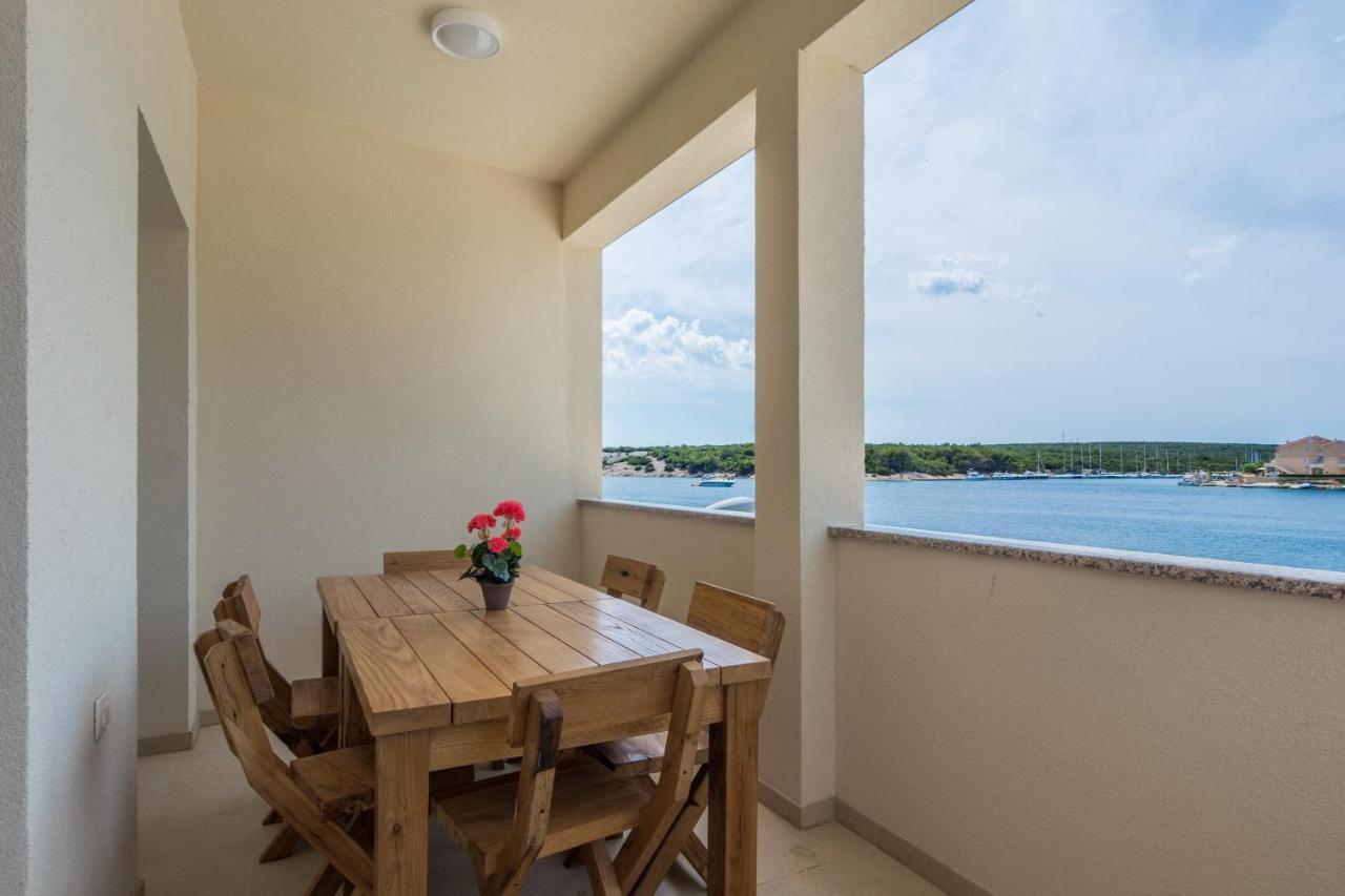 Apartments By The Sea Simuni, Pag - 18386 Kolan Exterior photo