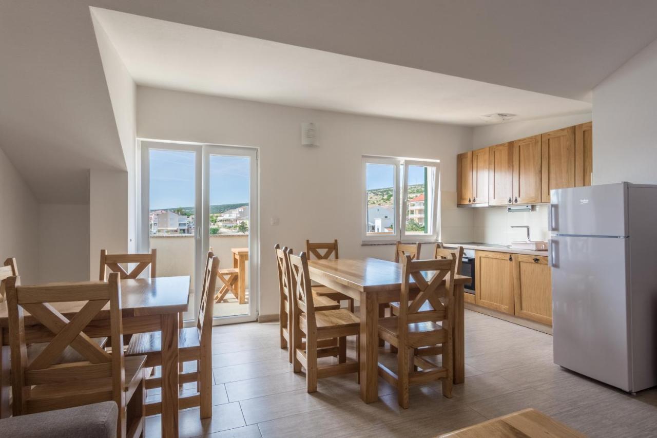 Apartments By The Sea Simuni, Pag - 18386 Kolan Exterior photo