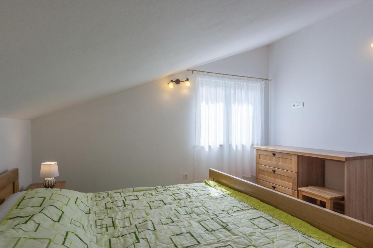 Apartments By The Sea Simuni, Pag - 18386 Kolan Room photo